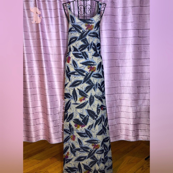 Willow & Clay Dresses & Skirts - Willow & Clay Blue & Cream Split Front Maxi Dress